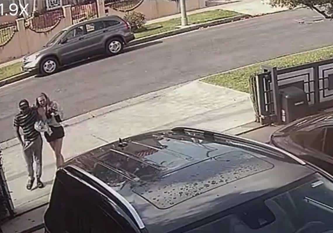 בהלה בלב לוס אנג'לס: שתי נשים הותקפו ע"י הומלס בתוך כחצי שעה