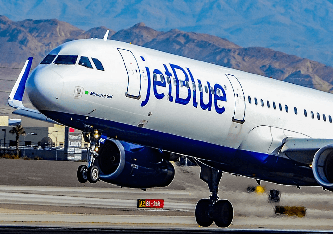 נוסעי JetBlue יחסכו מעכשיו הרבה מאוד כסף