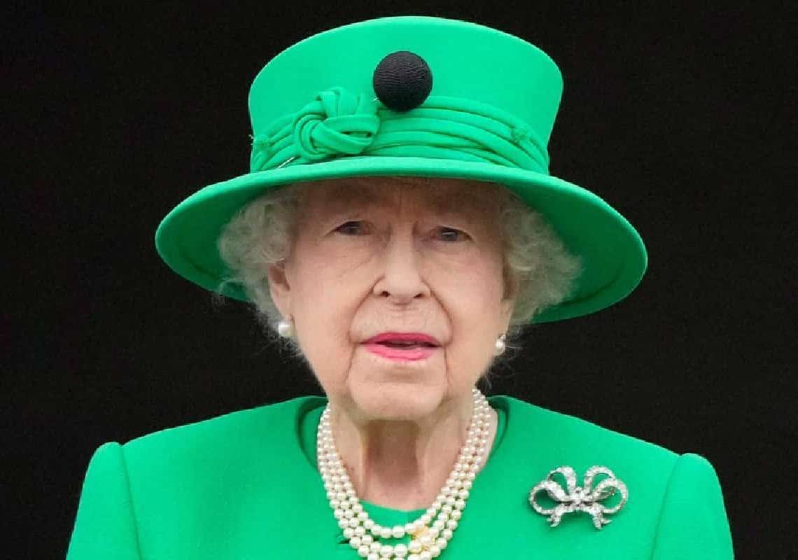 נעדרת שוב: המלכה אליזבת הבריזה מאירוע קבלת פנים מסורתי