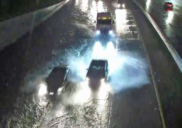 סופית חורפית בלוס אנג'לס גרמה לשיטפונות ברחבי העיר