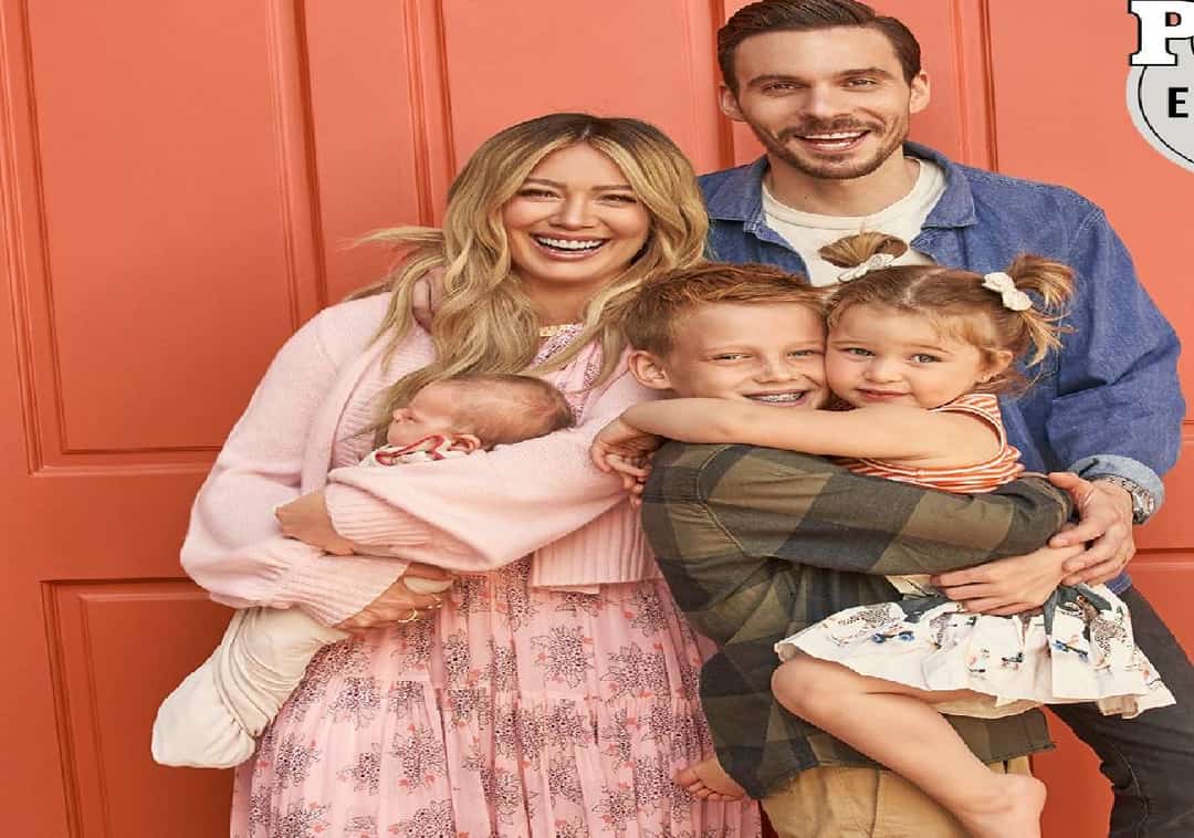 שבועות לאחר הלידה: הילארי דאף מדברת על חווית האמהות שלה