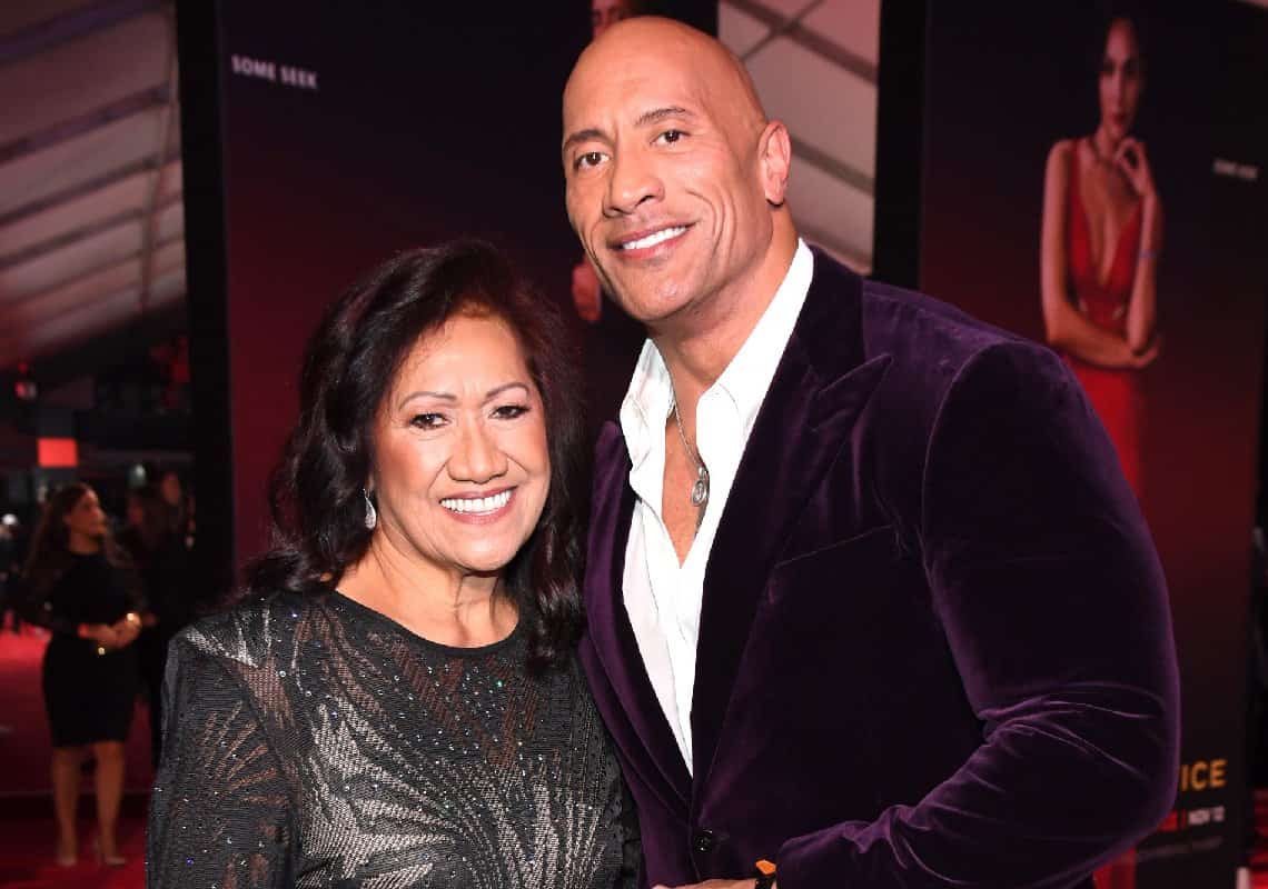 דוויין ג'ונסון קונה לאמו מתנה לא שגרתית: ״תודה לאלוהים שבירך אותי במוסר עבודה בשביל לגרום לזה לקרות״