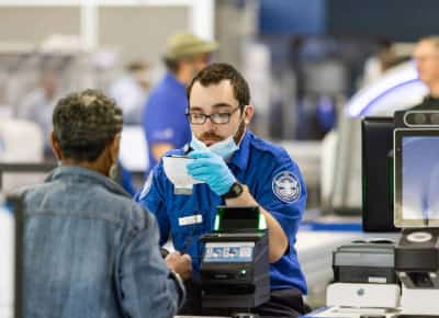 טסים בלי תעודה? זה יעלה לכם ביוקר: ארה"ב מטילה קנס של 45 דולר על נוסעים ללא תעודת זהות פדרלית
