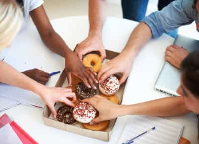 מחקר פורץ דרך חושף: אי פעילות גופנית אינה הגורם העיקרי להשמנה