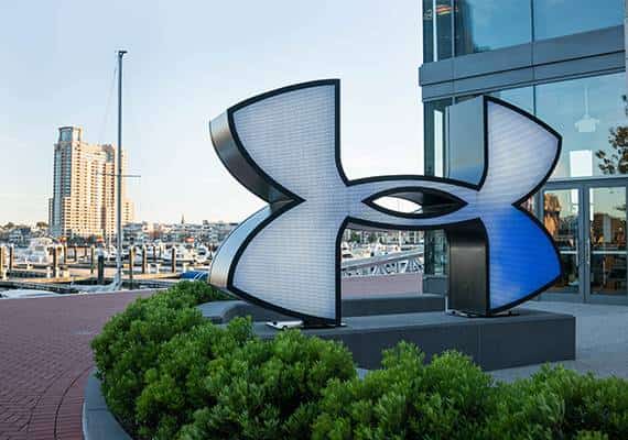 נכנעת לנייקי? Under Armour תפטר מאות עובדים בארה"ב