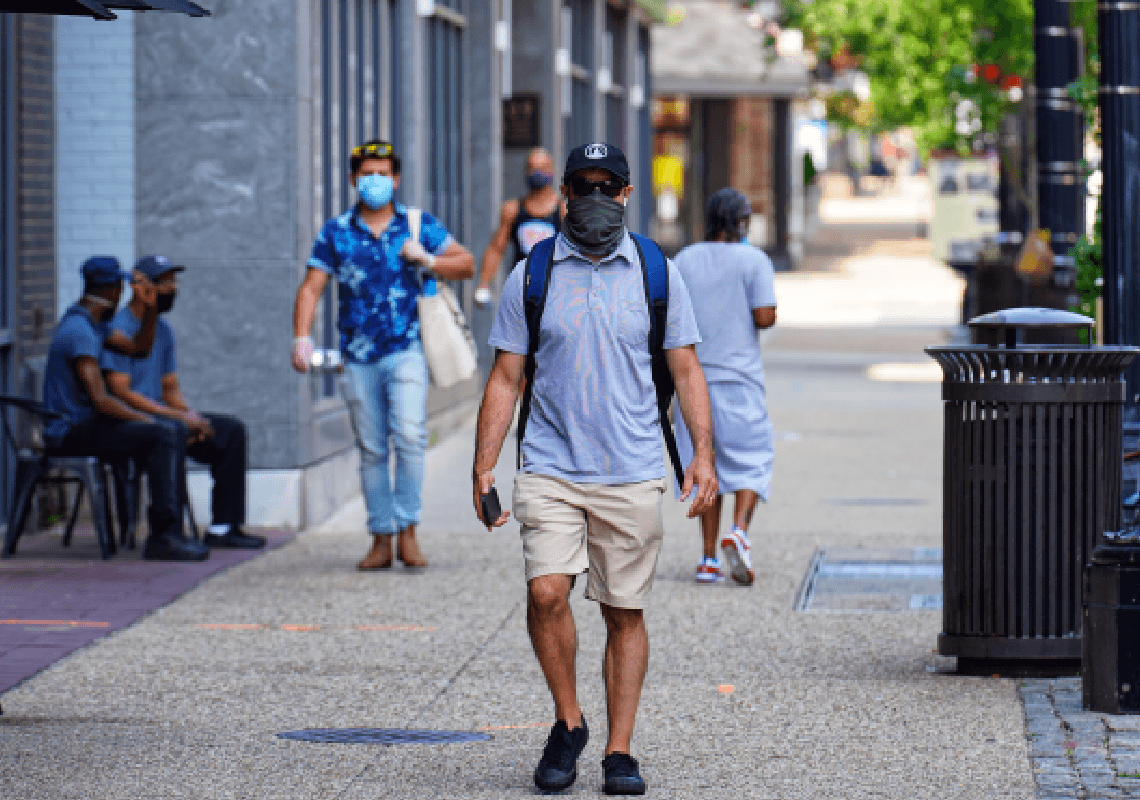 מתי המגפה תסתיים? רופא בכיר מאמין כי הסוף מתקרב