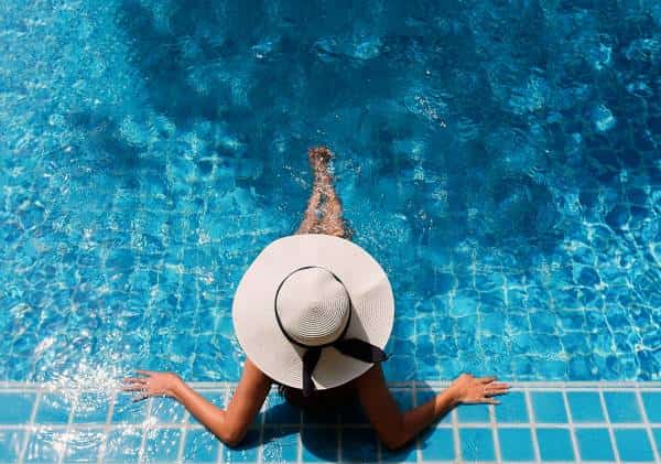 המאבק השתלם: בני זוג בניו ג'רזי גילו כי ישנה הפרדה מגדרית בבריכה בבניין שרובו חרדי ולא ויתרו