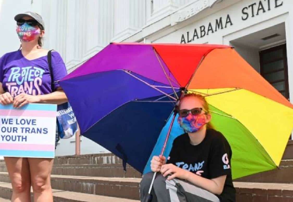 מדינה ראשונה אוסרת על טיפולים 'מאששי מגדר' לילדים