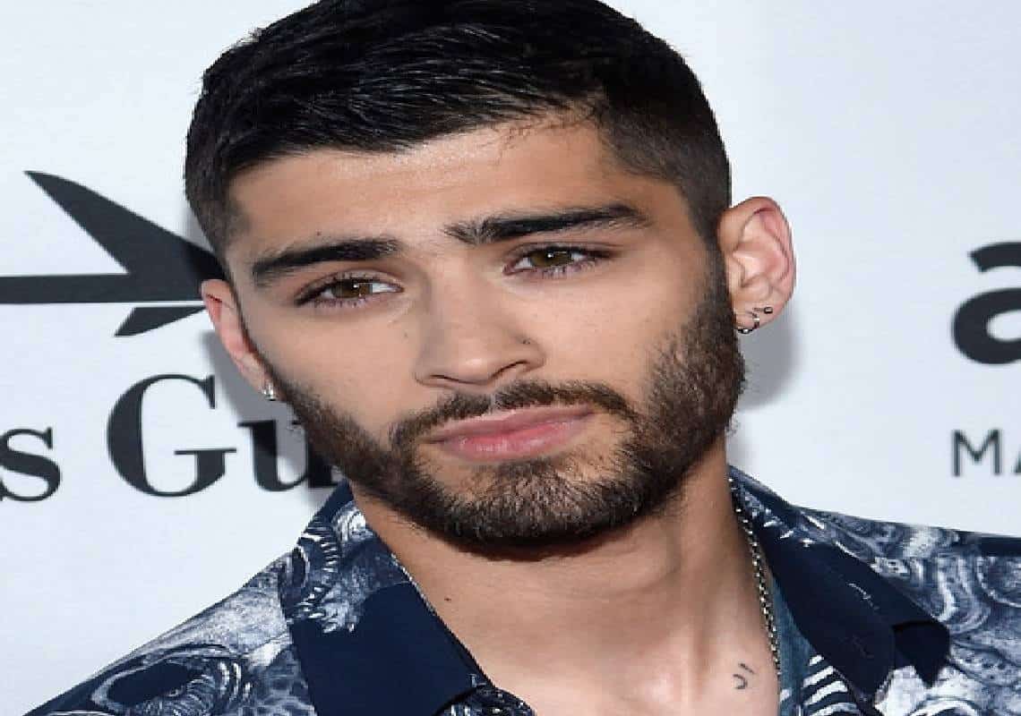 חוזר לשוק: זאין מאליק נרשם לאתר הכרויות וזה מה שהוא כתב בפרופיל  