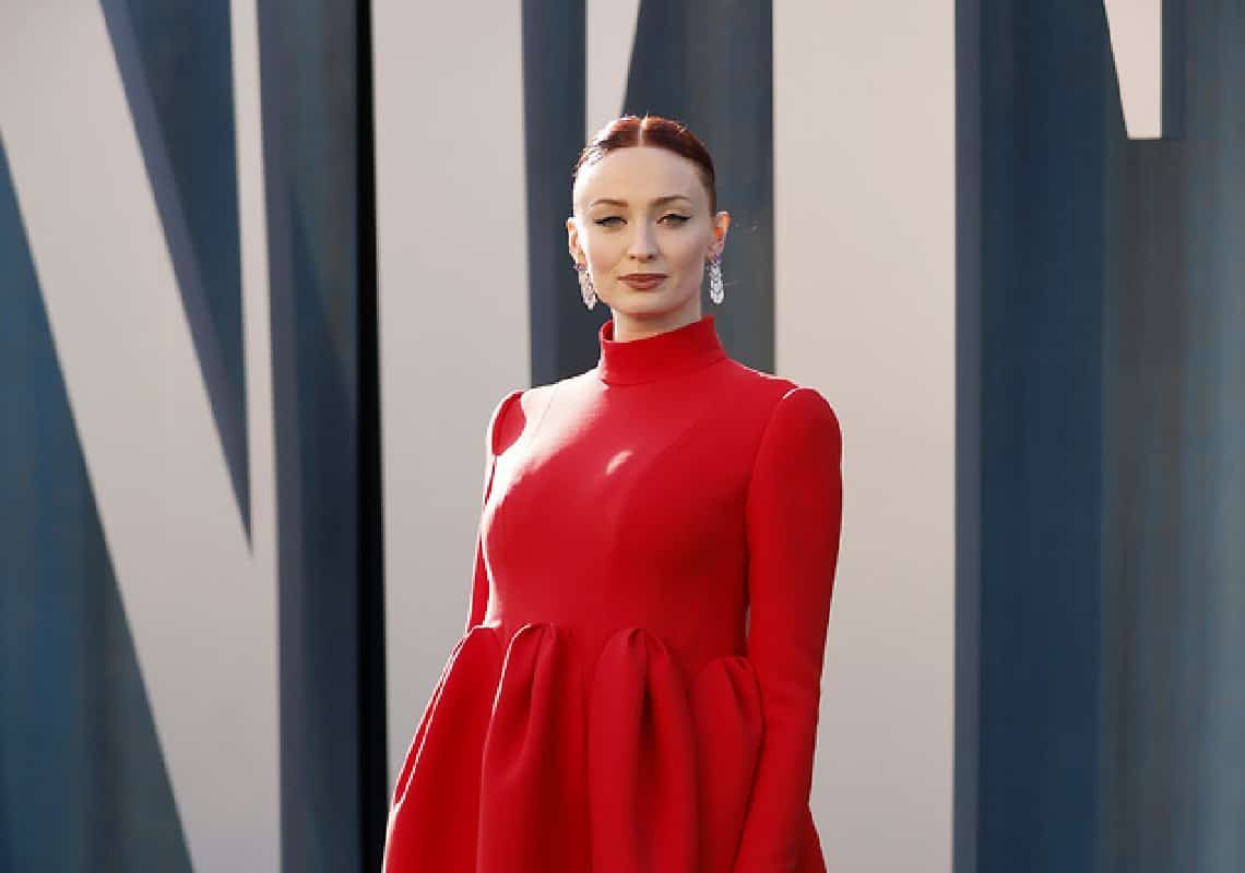 סופי טרנר: ״יש לי יחסי אהבה שנאה עם רשתות חברתיות״