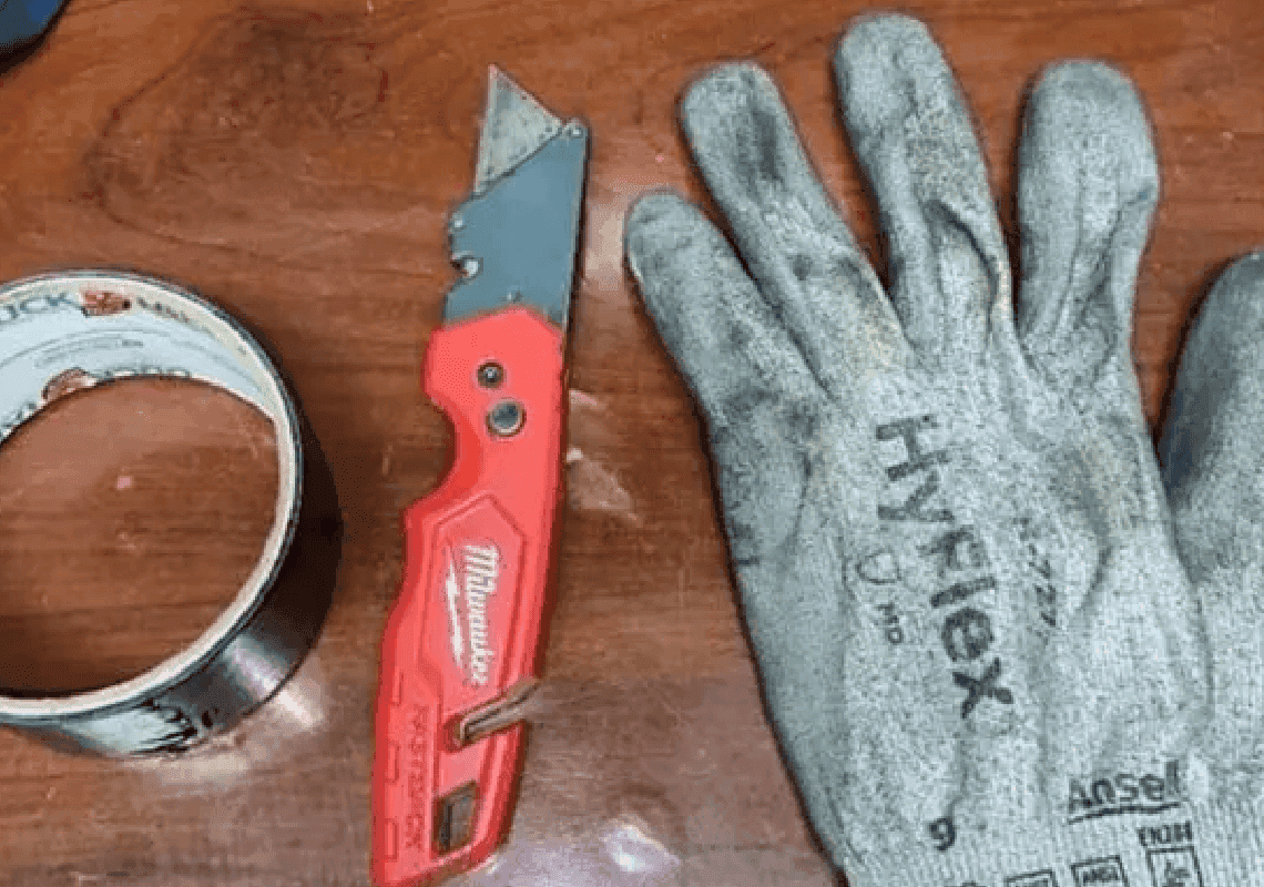 קליפורניה: שמעה קולות מחדר השינה שלה - וגילתה גבר חמוש מסתתר בארון הבגדים 