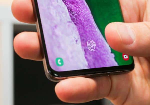 נחשפה פירצה גדולה בקורא טביעות אצבע של סמסונג