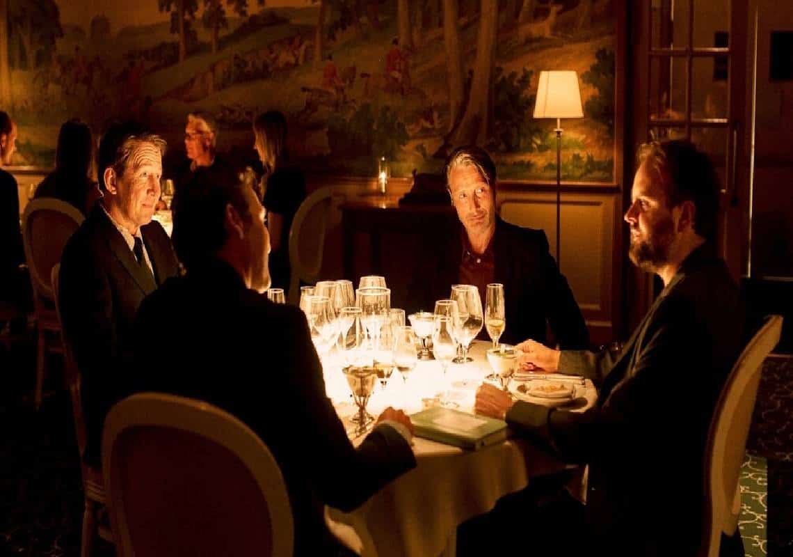 ארבעה מורים, אלכוהול, וחגיגה של החיים: ״עוד סיבוב״ מצליח להיות סרט רגיש ומרענן