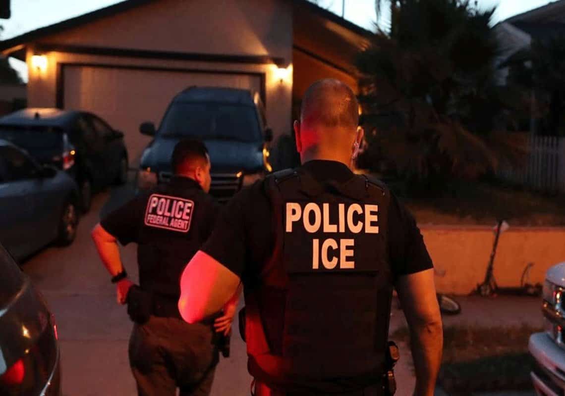 פשיטה נוספת של כוחות ההגירה ברחבי ארצות הברית: עשרות שוהים בלתי חוקיים נעצרו  