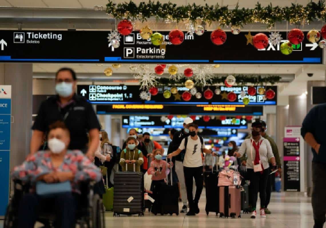 כאוס בנמלי התעופה בארה"ב: כאלף טיסות נוספות בוטלו