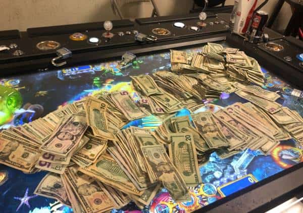 לוס אנג'לס: עשרות עצורים בפשיטה על קזינו לא חוקי