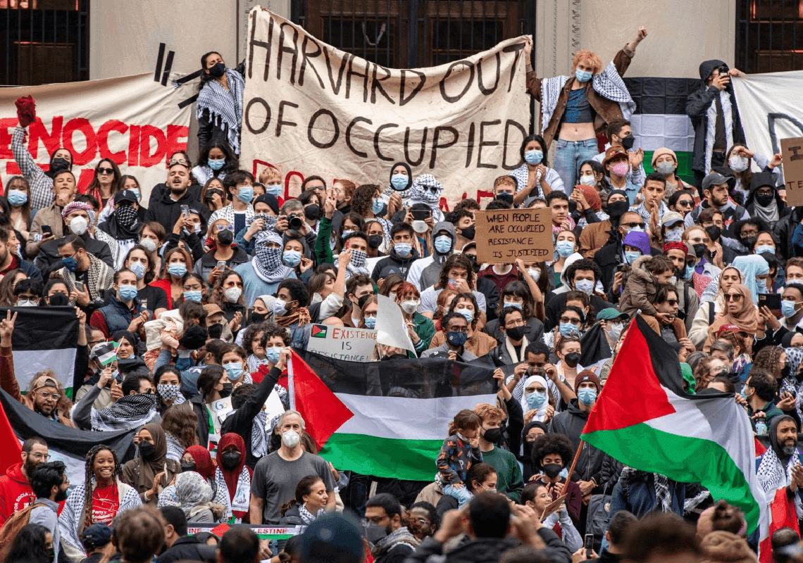 אחרי חודשים של שנאה בקמפוס: הנשיא היהודי החדש של הרווארד מנסה לפתור את הבעיה