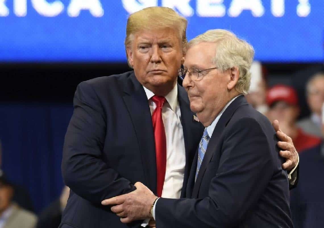 רגעים אחרי שהצביע למען טראמפ, מנהיג הרפובליקנים מקונל קרא "לתבוע אותו במשפט פלילי - הוא עדיין לא יצא מכלום"