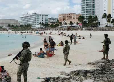 מכסיקו: המלחמה ברחובות נמשכת - תיירים מפוחדים וגביע העולם בסכנה