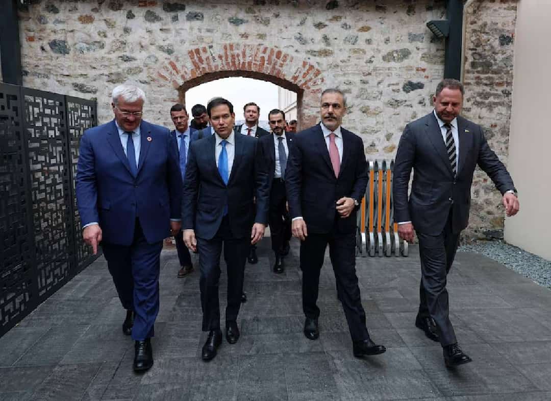 שיחות ישירות ראשונות בין רוסיה לאוקראינה אחרי שלוש שנים, אך ציפיות נמוכות לפריצת דרך