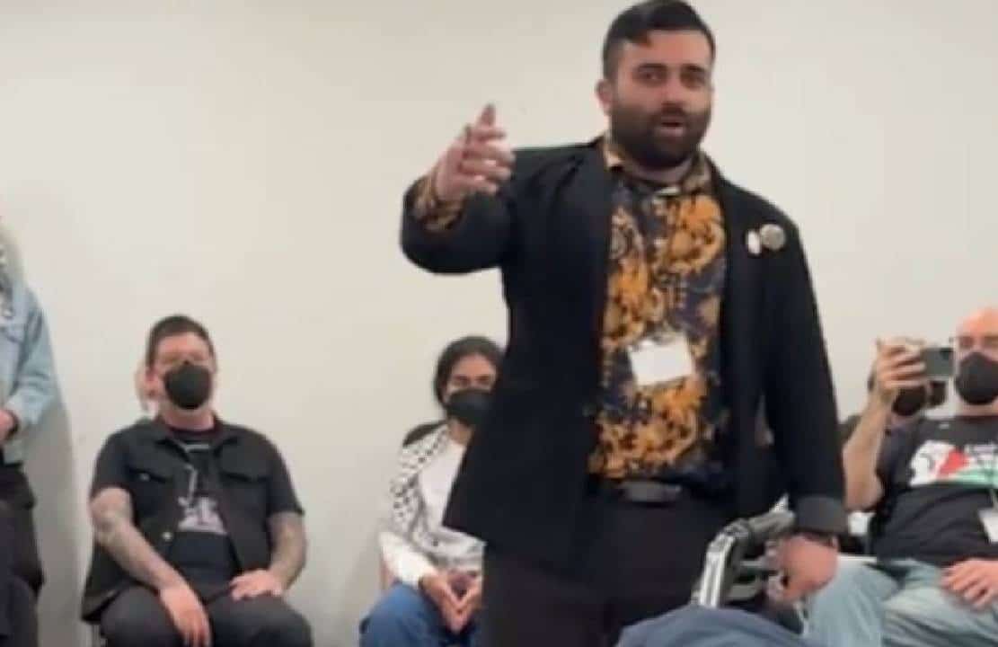 "סרטון פסיכי לגמרי": פעילי שמאל בלב שיקגו קוראים בפרסית "מוות לישראל, מוות לאמריקה" דקות לפני המתקפה האיראנית