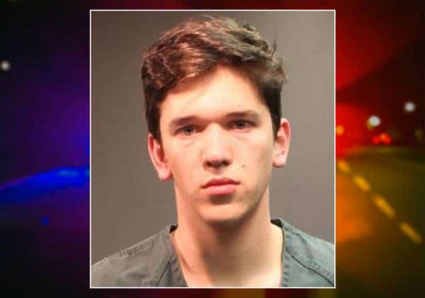 דרום קליפורניה: בן 21 נעצר לאחר שתקף מינית בת 12 שהכיר בטינדר