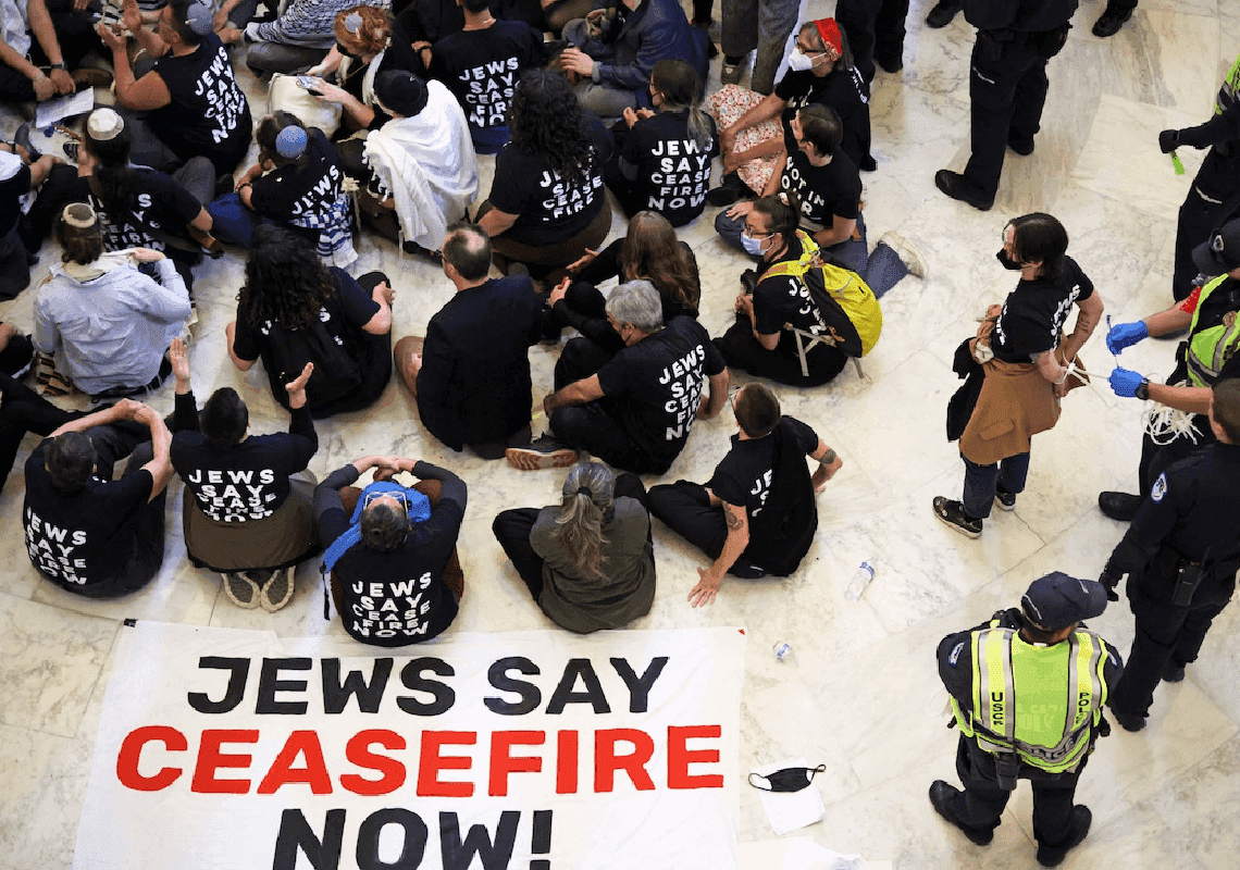 האם היהודים שמשתתפים בהפגנות הפרו-פלסטיניות – הם מתחזים? 