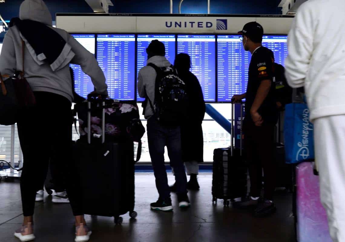 גל השיבושים בנמלי התעופה בארה"ב נמשך: 1,500 טיסות בוטלו ביום האחרון של השנה