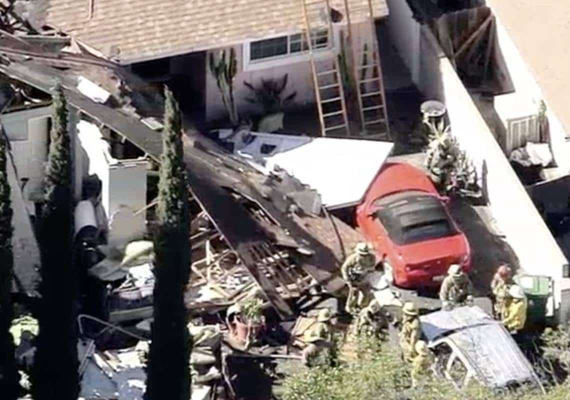 פיצוץ מסתורי החריב בית בוואלי לוס אנג'לס: בן 73 נפצע באורח אנוש