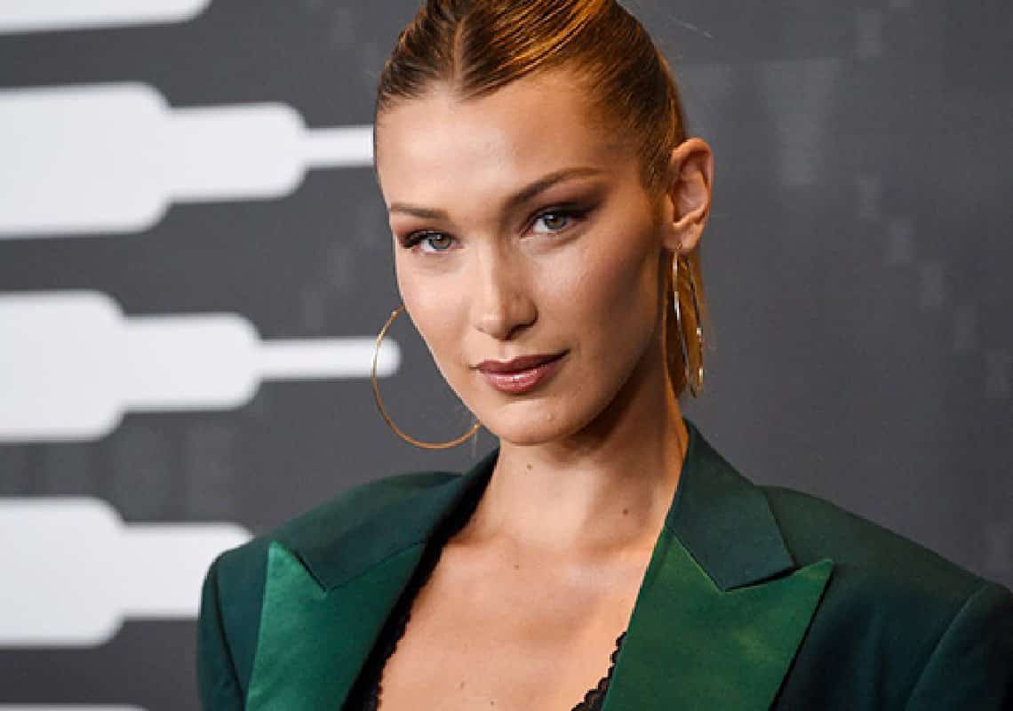 לאחר שהתעלפה על השטיח האדום: בלה חדיד חושפת את הסיבה