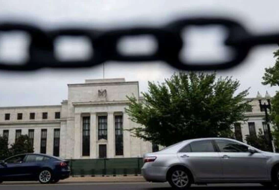 קריסת האתוס הדמוקרטי באמריקה? חוק חדש יחייב את הבנק הפדרלי לעסוק ב'צדק כלכלי וגזעי'