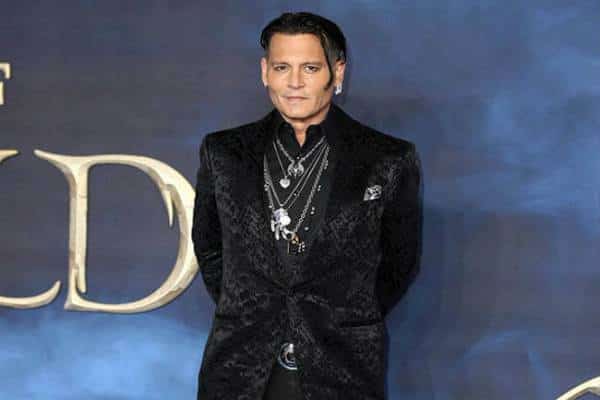 חבל שבאת: לא כולם שמחו לראות את ג'וני דפ בפרמיירה לסרט בהשתתפותו