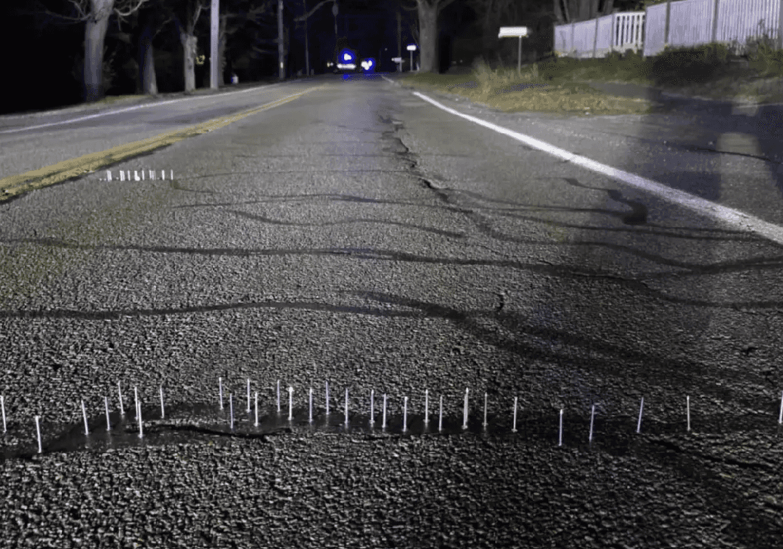 המשטרה חוקרת: כ-500 מסמרים הונחו בכביש במטרה לגרום לתאונות