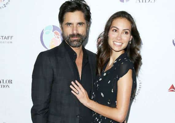 מזל טוב: השחקן, ג'ון סטאמוס, שגילם את הדוד ג'סי בסדרה Full House, הפך לראשונה לאבא