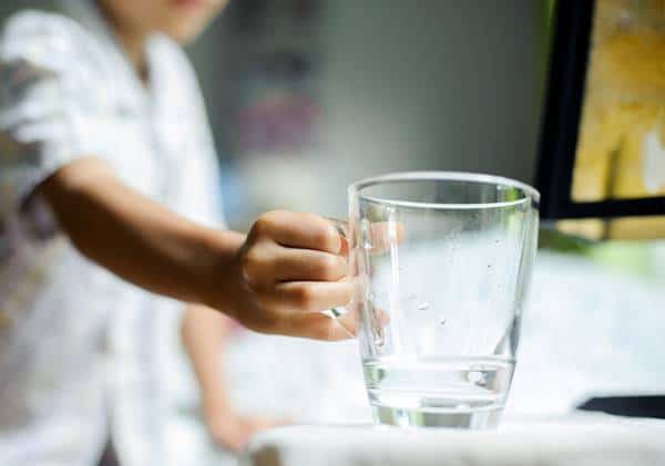 מתקשים להירדם? אלו המשקאות שמומלץ להימנע מהם לפני השינה