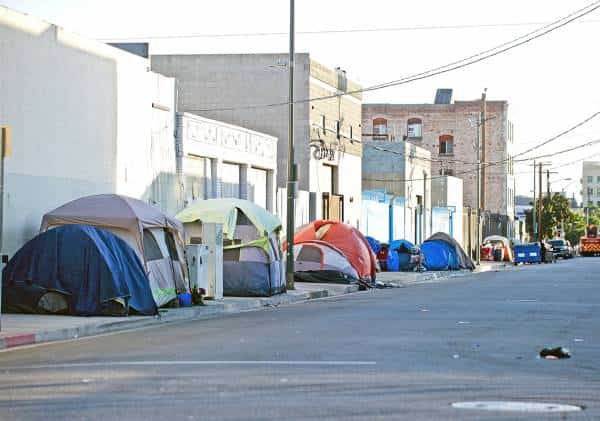 בגלל קליפורניה: עלייה בנתוני חסרי הבית ברחבי ארה"ב
