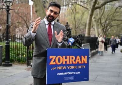 ערב פתיחת הקלפיות בניו יורק: קשרים לארגון טרור פלסטיני נחשפים סביב המועמד המוביל