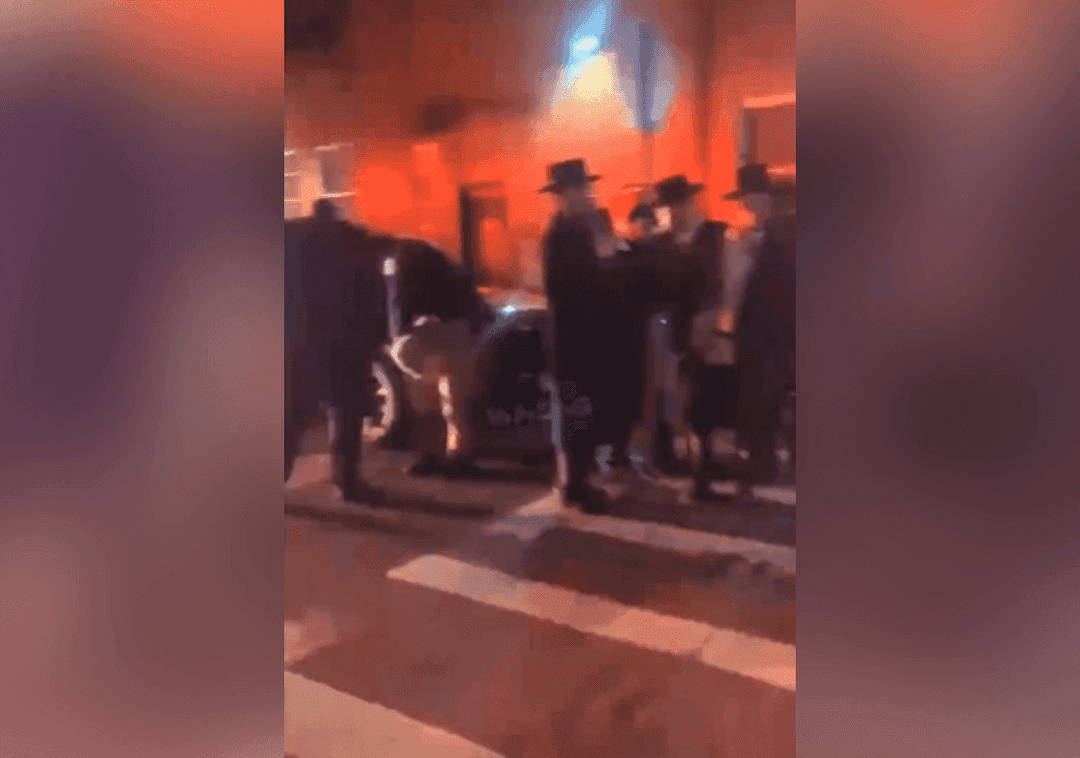 תיעוד מלב ברוקלין: צעיר התנגד למעצר ודרס שוטר