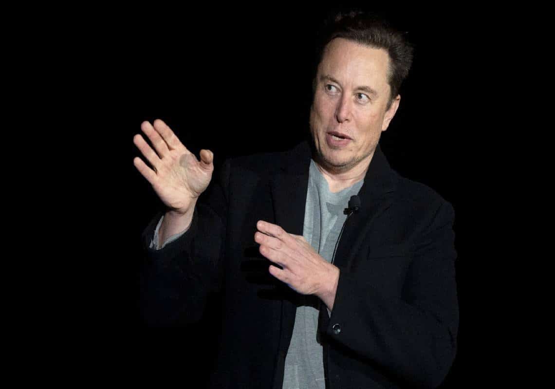 קריסה מטורפת של 21%: מאסק צייץ שהעסקה לרכישת טוויטר הוקפאה, המניות צנחו, ואז צייץ מחדש - "ממשיכים קדימה"