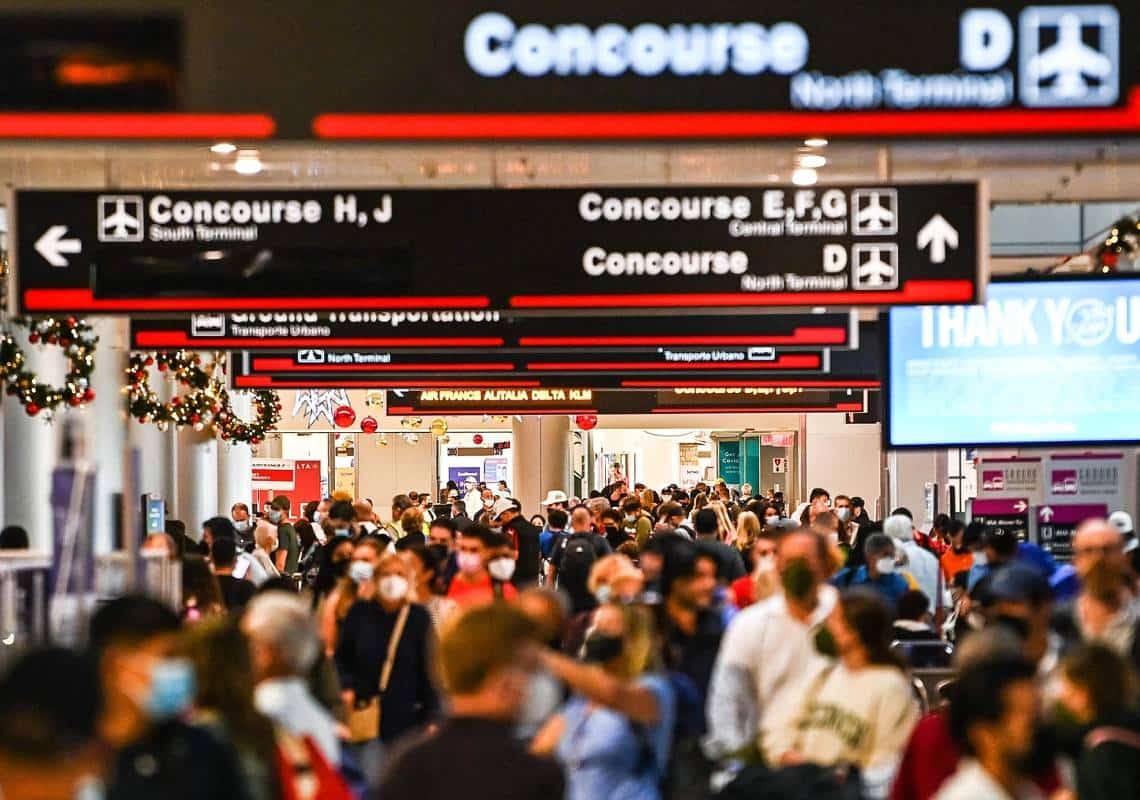 שבועיים של שיבושים: כאלפיים טיסות נוספות בוטלו ברחבי ארה"ב