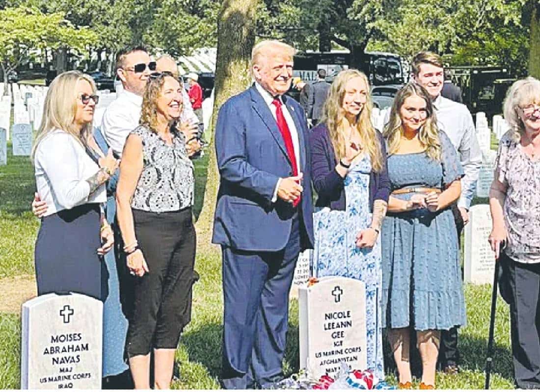 ביקורת על טראמפ לאחר ביקור בבית קברות הצבאי בארלינגטון 