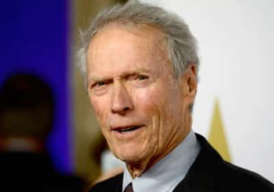 חיי האהבה הסוערים של קלינט איסטווד: ביוגרפיה חדשה חושפת הכל