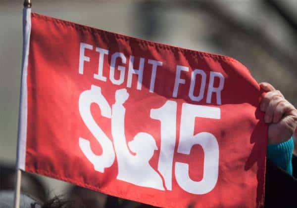 אושרה הצעת חוק שתעלה את שכר המינימום הפדרלי ל-15 דולר לשעה