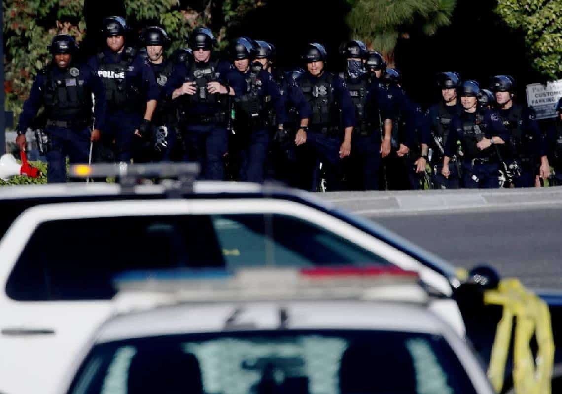 הירי בפארק סן-פדרו: ה-LAPD מחפש אחר חשודים באירוע בו נרצחו שני בני אדם וחמישה אחרים נפצעו