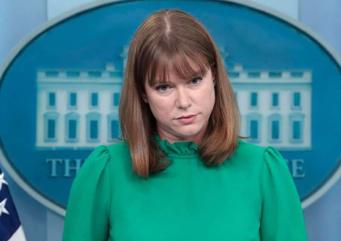 מנהלת התקשורת של הבית הלבן פורשת מתפקידה