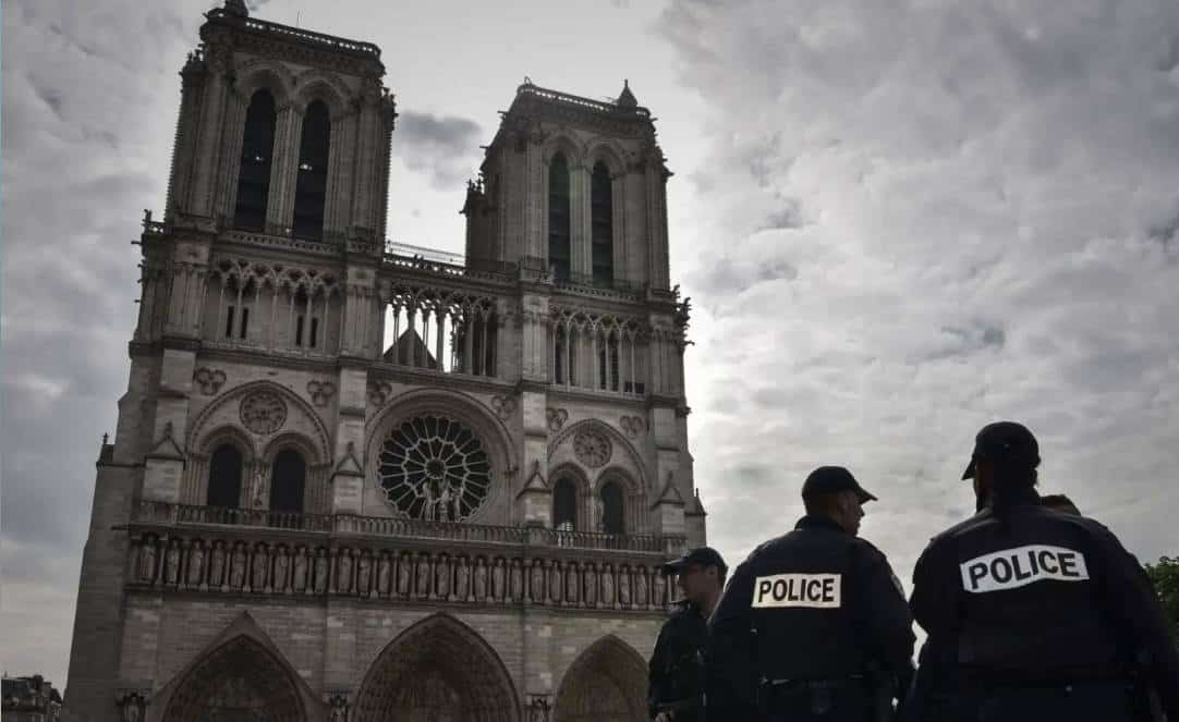 צרפת על הכוונת: סוכל פיגוע של דאע"ש בכנסיית נוטרדאם - אזרח מצרים נעצר