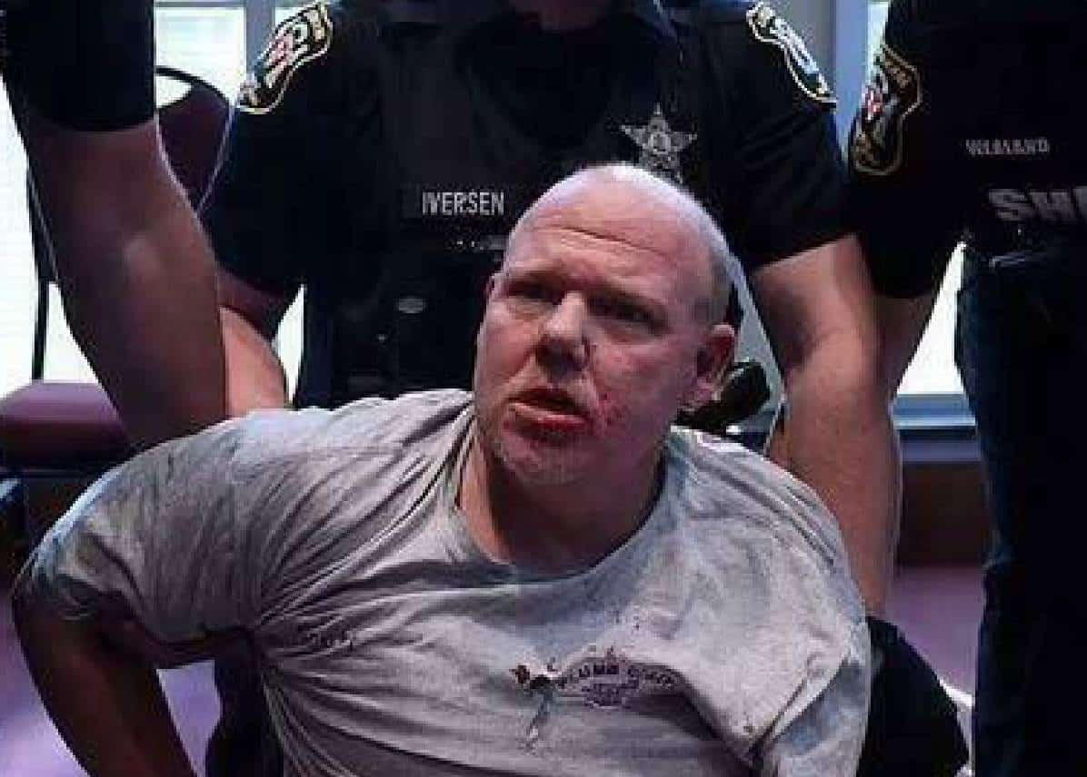 "צדק לבתי": האב ש"התפוצץ מזעם" כשבתו נאנסה ע"י טרנסג'נדרית בשירותי ביה"ס אשר ניסה לטייח את המקרה - זכה בחנינה