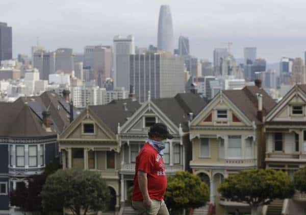 "הסכנה לא חלפה": קליפורניה רושמת את יומה הקטלני ביותר מתחילת המשבר