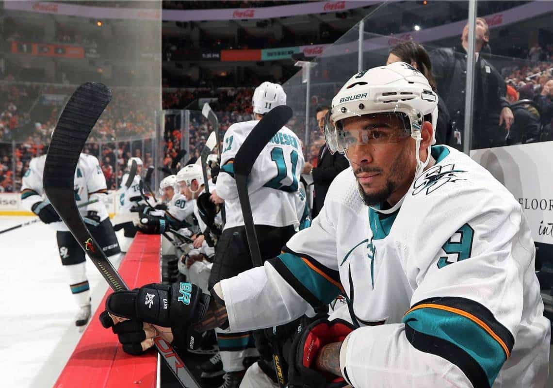 החלטה יקרה: שחקן הוקי זייף תעודת התחסנות והושעה מקבוצתו