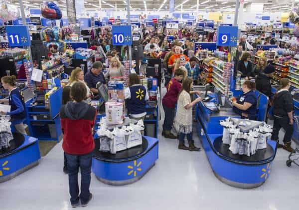 הסוף לבלאק פריידי? רשת וולמארט נערכת לשינוי משמעותי ב'חג הקניות האמריקאי'